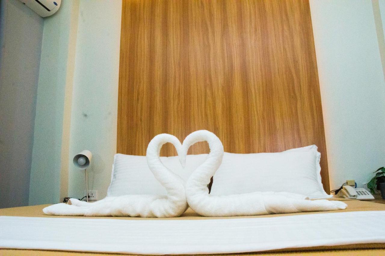 Elti Suites By Bluebookers Angeles Kültér fotó