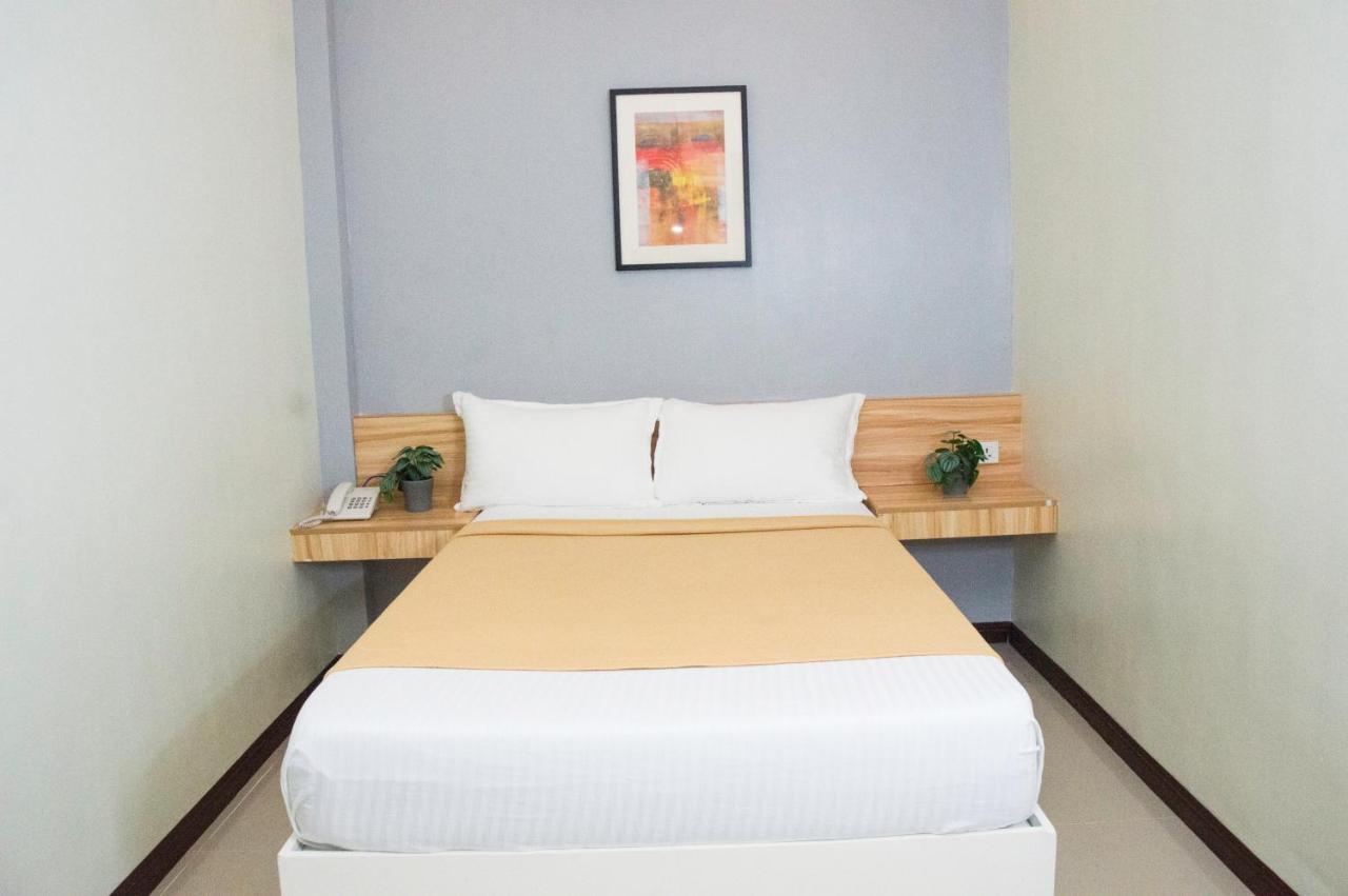Elti Suites By Bluebookers Angeles Kültér fotó