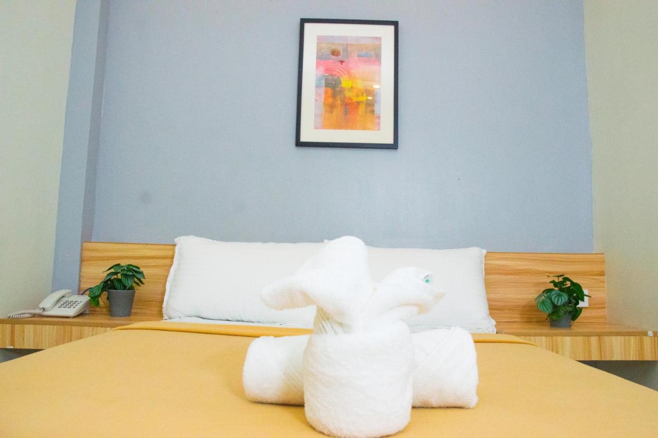Elti Suites By Bluebookers Angeles Kültér fotó